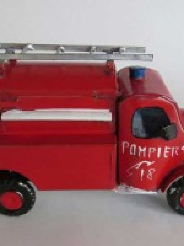 19. Fire engine. It is urgent! …to take environmental responsibility. The fire engine model is skilfully and detailed handcrafted of collected recycled metal cans, i.e. metal waste. Painted red. L=19cm.  Click below to find it in La Maison Afrique FAIR TRADE assortment. 